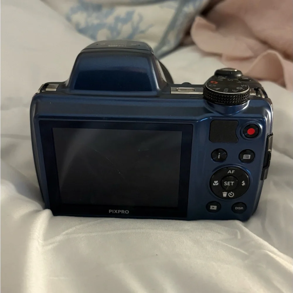 Kodak Dark Blue Compact Digital Camera with Large Zoom Lens